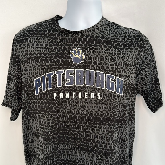 ❤️3/$30 Pittsburg Panthers Shirt - Picture 2 of 7